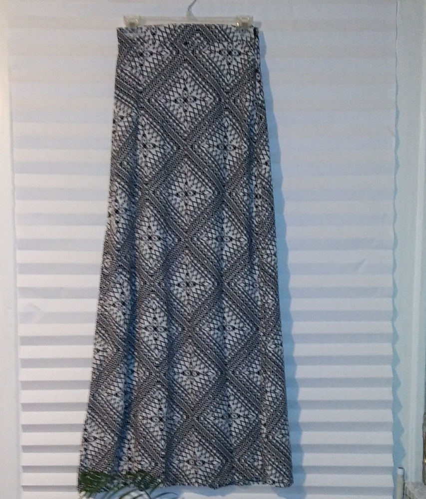 Lace and whiskey black and white skirt size small